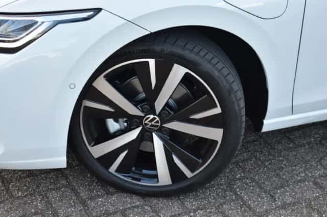 Volkswagen Golf (2026) thumbnail 6