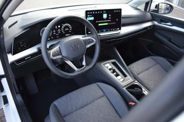 Volkswagen Golf (2026) thumbnail 9