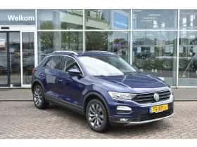 Volkswagen T-Roc (2018) thumbnail 2