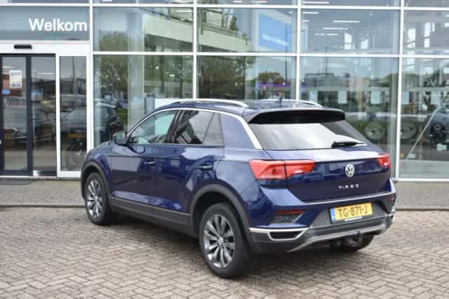 Volkswagen T-Roc (2018) thumbnail 3