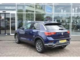 Volkswagen T-Roc (2018) thumbnail 3