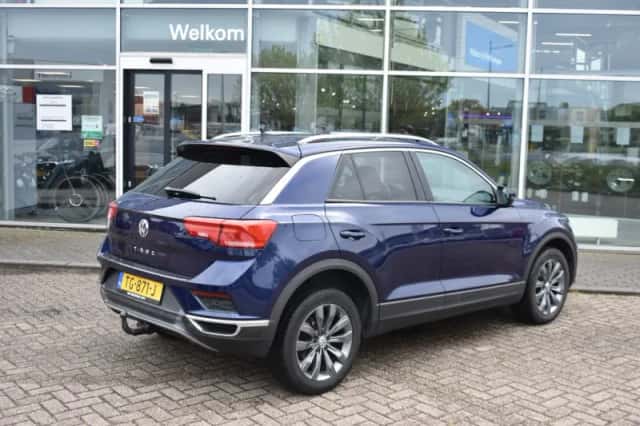 Volkswagen T-Roc (2018) thumbnail 4