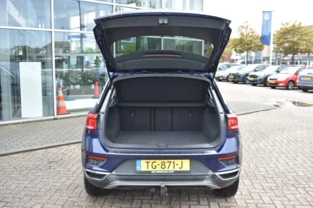Volkswagen T-Roc (2018) thumbnail 5