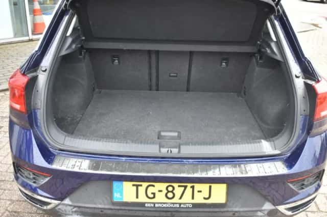 Volkswagen T-Roc (2018) thumbnail 6