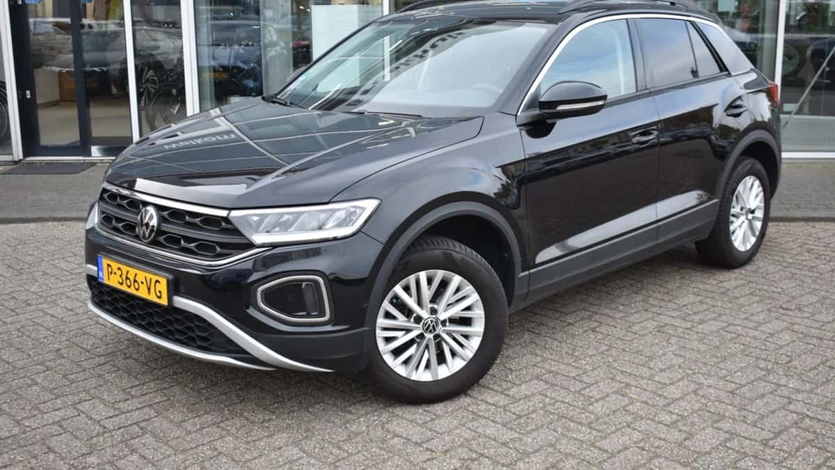 Volkswagen T-Roc (2022) — foto 1