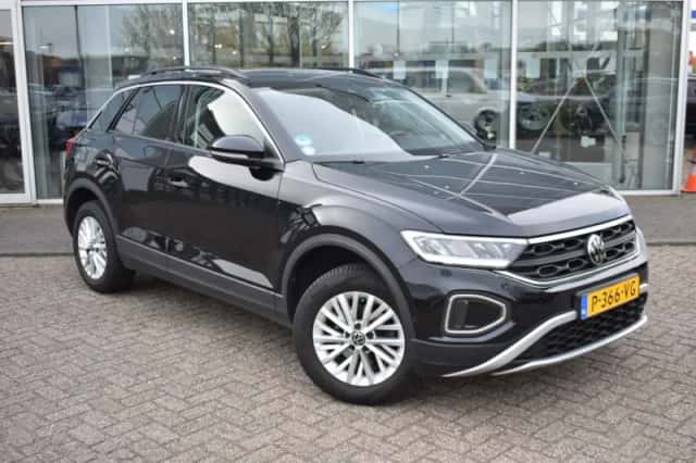 Volkswagen T-Roc (2022) thumbnail 2