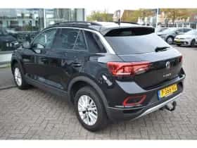 Volkswagen T-Roc (2022) thumbnail 3