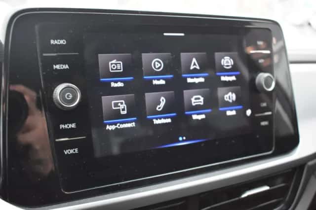 Volkswagen T-Roc (2022) thumbnail 22