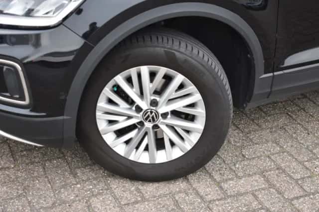 Volkswagen T-Roc (2022) thumbnail 5