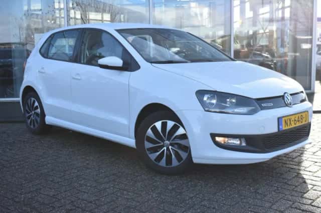 Volkswagen Polo (2017) thumbnail 2