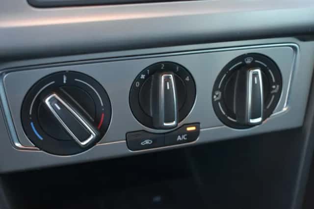 Volkswagen Polo (2017) thumbnail 18