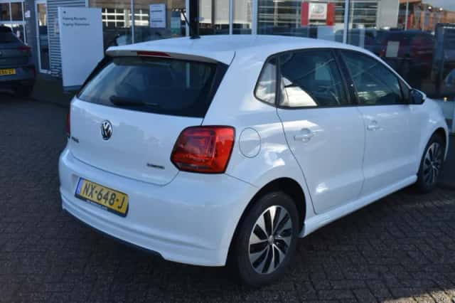 Volkswagen Polo (2017) thumbnail 3