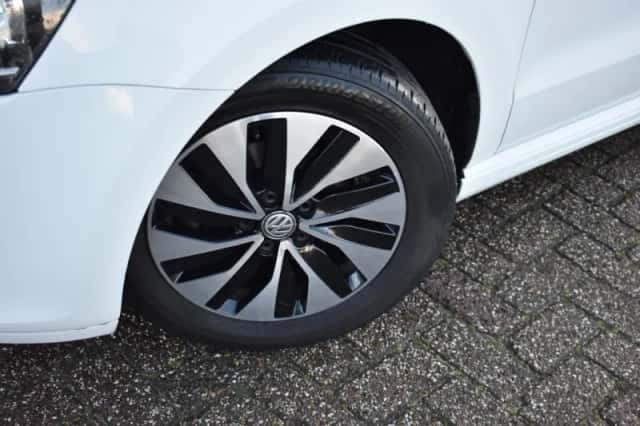 Volkswagen Polo (2017) thumbnail 6