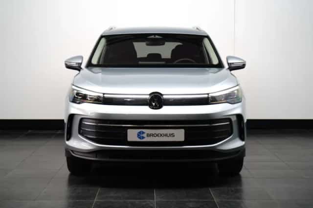 Volkswagen Tiguan (2025) thumbnail 2
