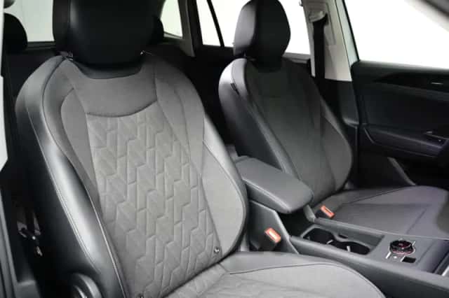 Volkswagen Tiguan (2025) thumbnail 6