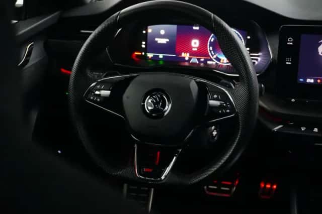 Škoda Octavia (2022) thumbnail 11