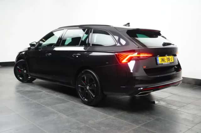 Škoda Octavia (2022) thumbnail 5