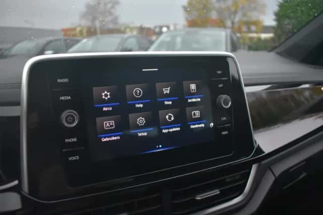 Volkswagen T-Roc (2025) thumbnail 25