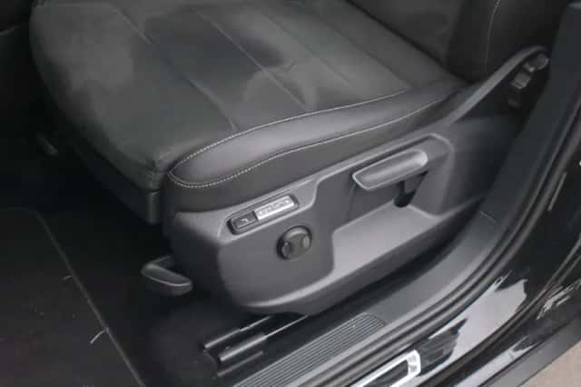 Volkswagen T-Roc (2025) thumbnail 9