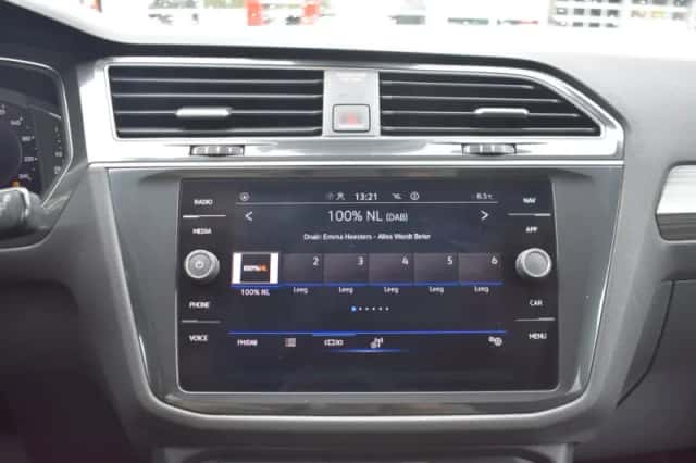 Volkswagen Tiguan (2022) thumbnail 16