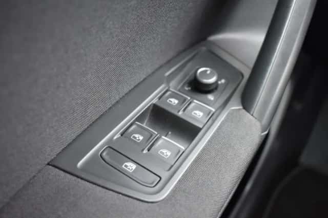 Volkswagen Tiguan (2022) thumbnail 23