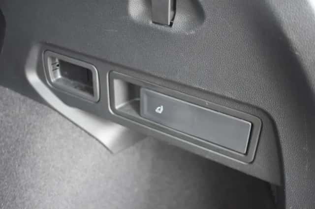 Volkswagen Tiguan (2022) thumbnail 9