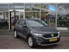 Volkswagen T-Roc (2020) thumbnail 2
