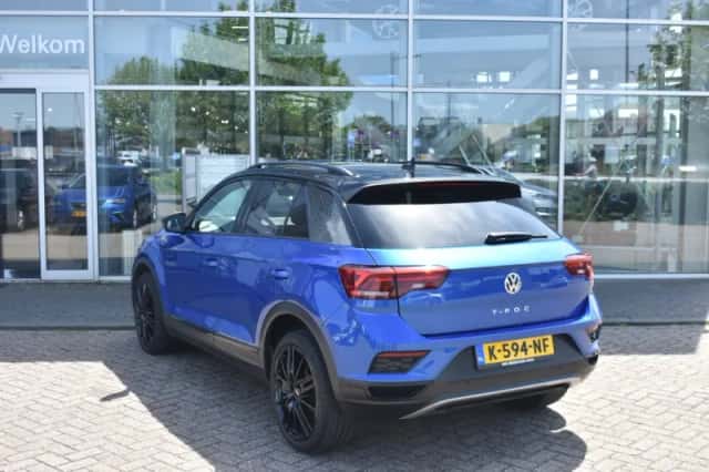 Volkswagen T-Roc (2020) thumbnail 3