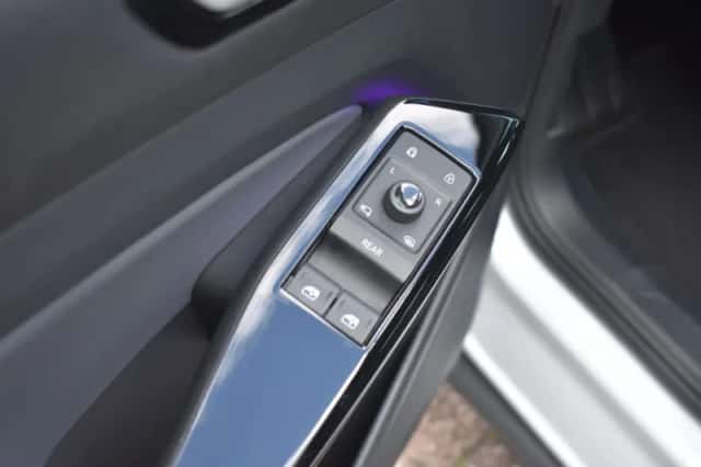 Volkswagen ID.4 (2025) thumbnail 12