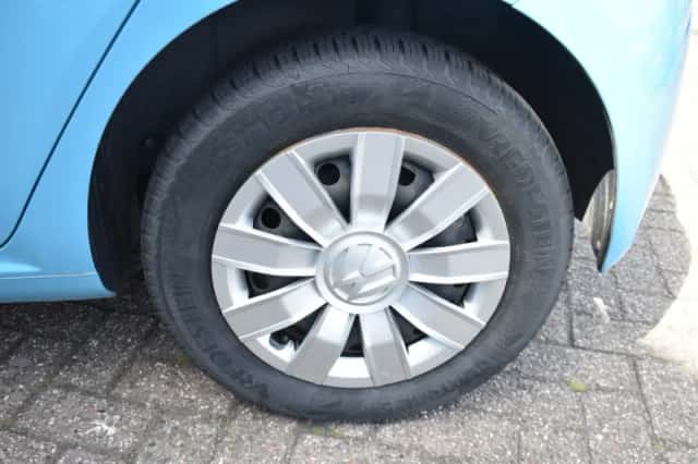 Volkswagen E-up! (2021) thumbnail 11
