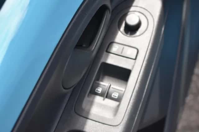 Volkswagen E-up! (2021) thumbnail 13