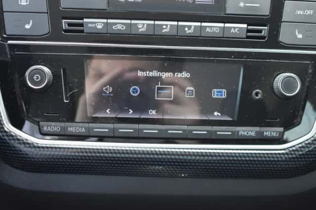 Volkswagen E-up! (2021) thumbnail 18