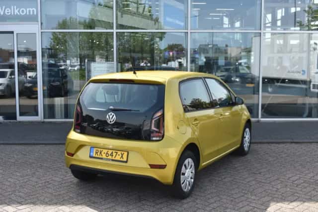 Volkswagen Up! (2018) thumbnail 4