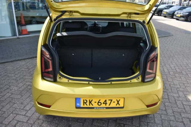 Volkswagen Up! (2018) thumbnail 7