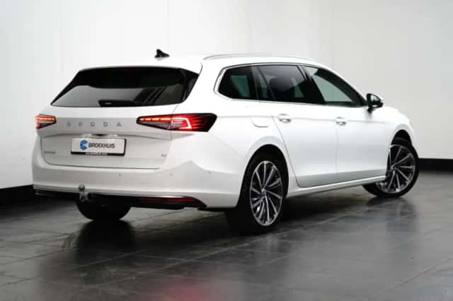 Škoda Superb (2024) thumbnail 4