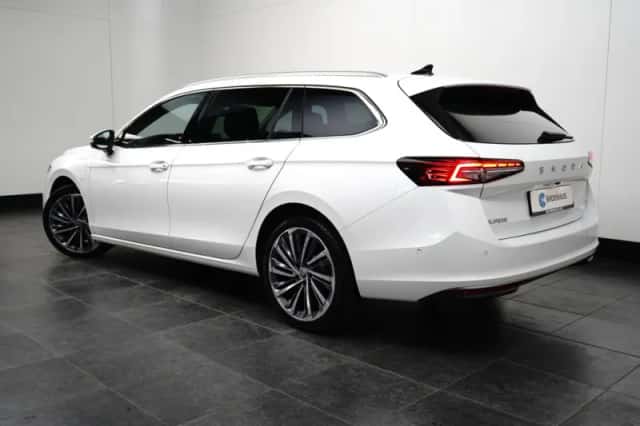 Škoda Superb (2024) thumbnail 5