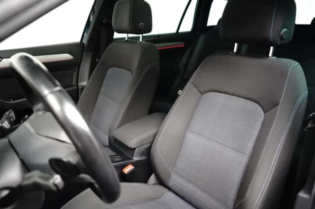 Volkswagen Passat (2022) thumbnail 19