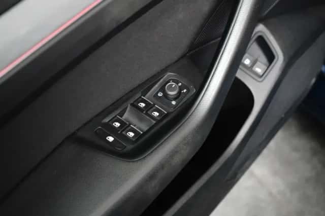 Volkswagen Passat (2022) thumbnail 21