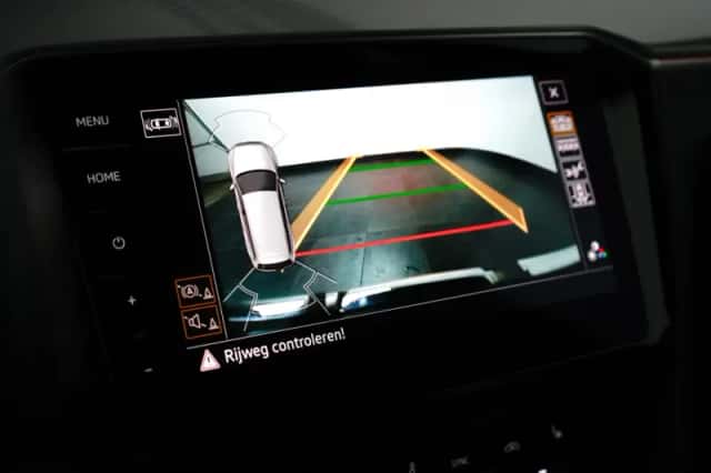 Volkswagen Passat (2022) thumbnail 26