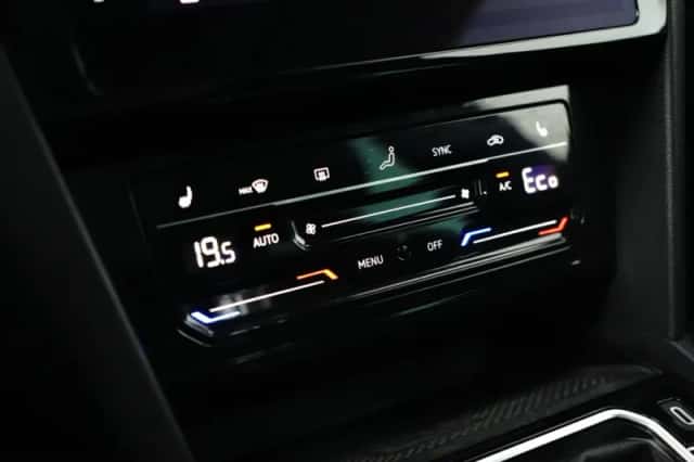 Volkswagen Passat (2022) thumbnail 28