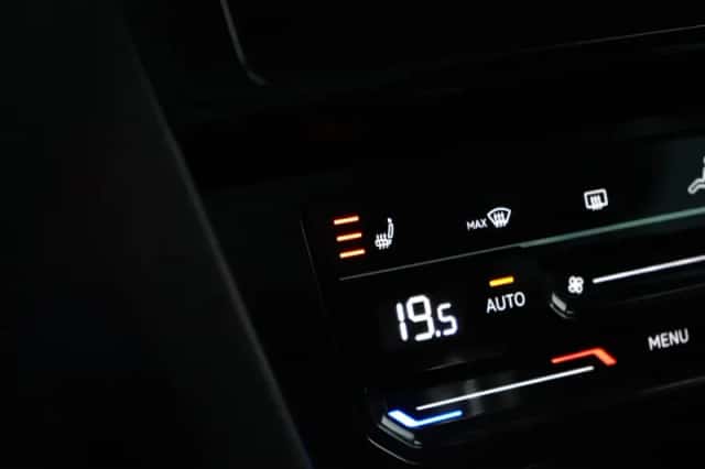 Volkswagen Passat (2022) thumbnail 29