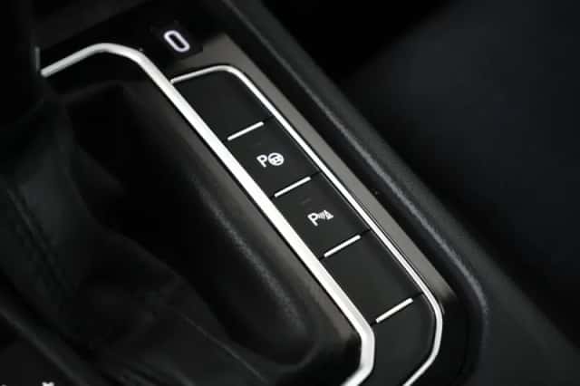 Volkswagen Passat (2022) thumbnail 32