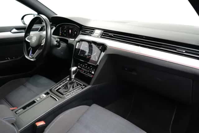 Volkswagen Passat (2022) thumbnail 7