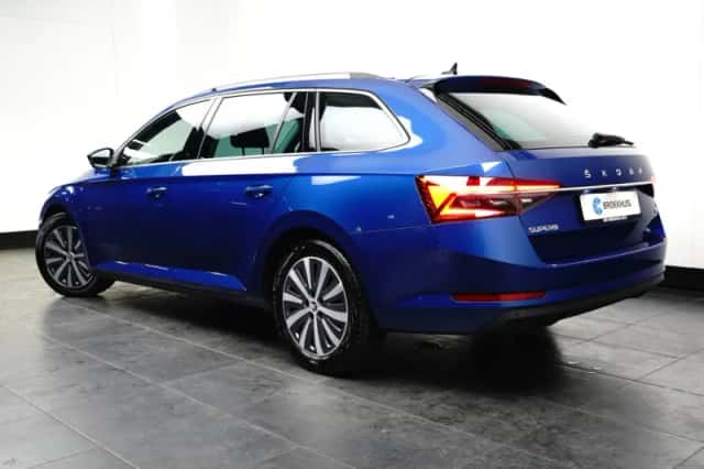 Škoda Superb (2022) thumbnail 5