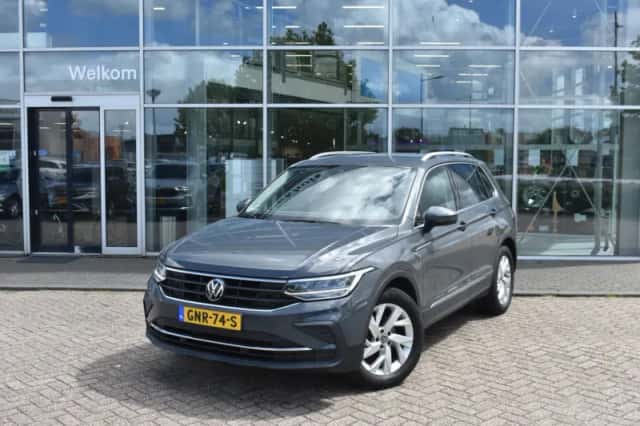 Volkswagen Tiguan (2023) thumbnail 1