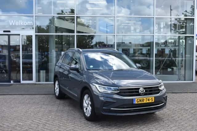 Volkswagen Tiguan (2023) thumbnail 3