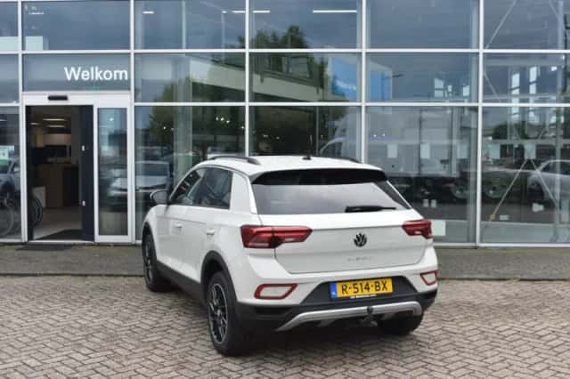 Volkswagen T-Roc (2022) thumbnail 3