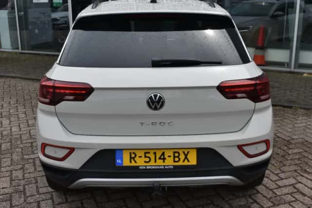 Volkswagen T-Roc (2022) thumbnail 5