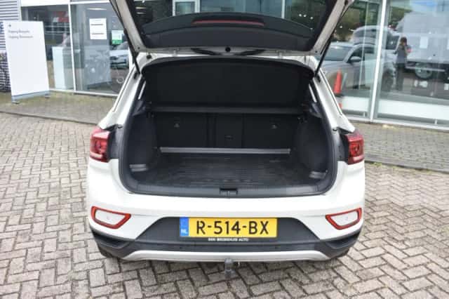 Volkswagen T-Roc (2022) thumbnail 6