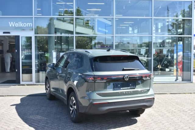 Volkswagen Tiguan (2026) thumbnail 3